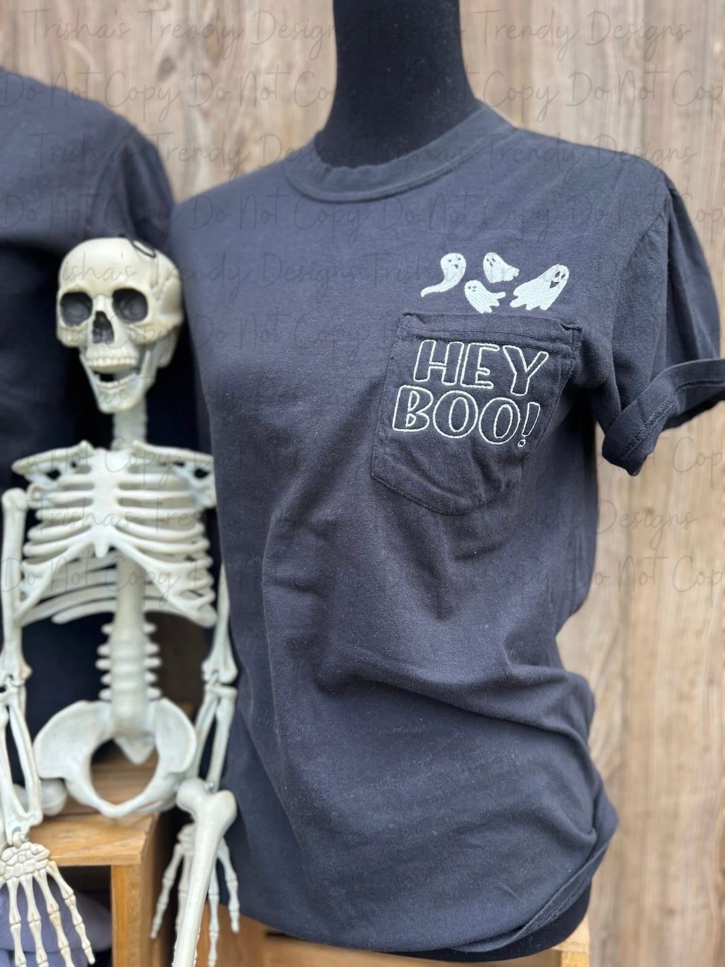 Feelin' Witchy/spooky season/hey boo Comfort Color Pocket Tee