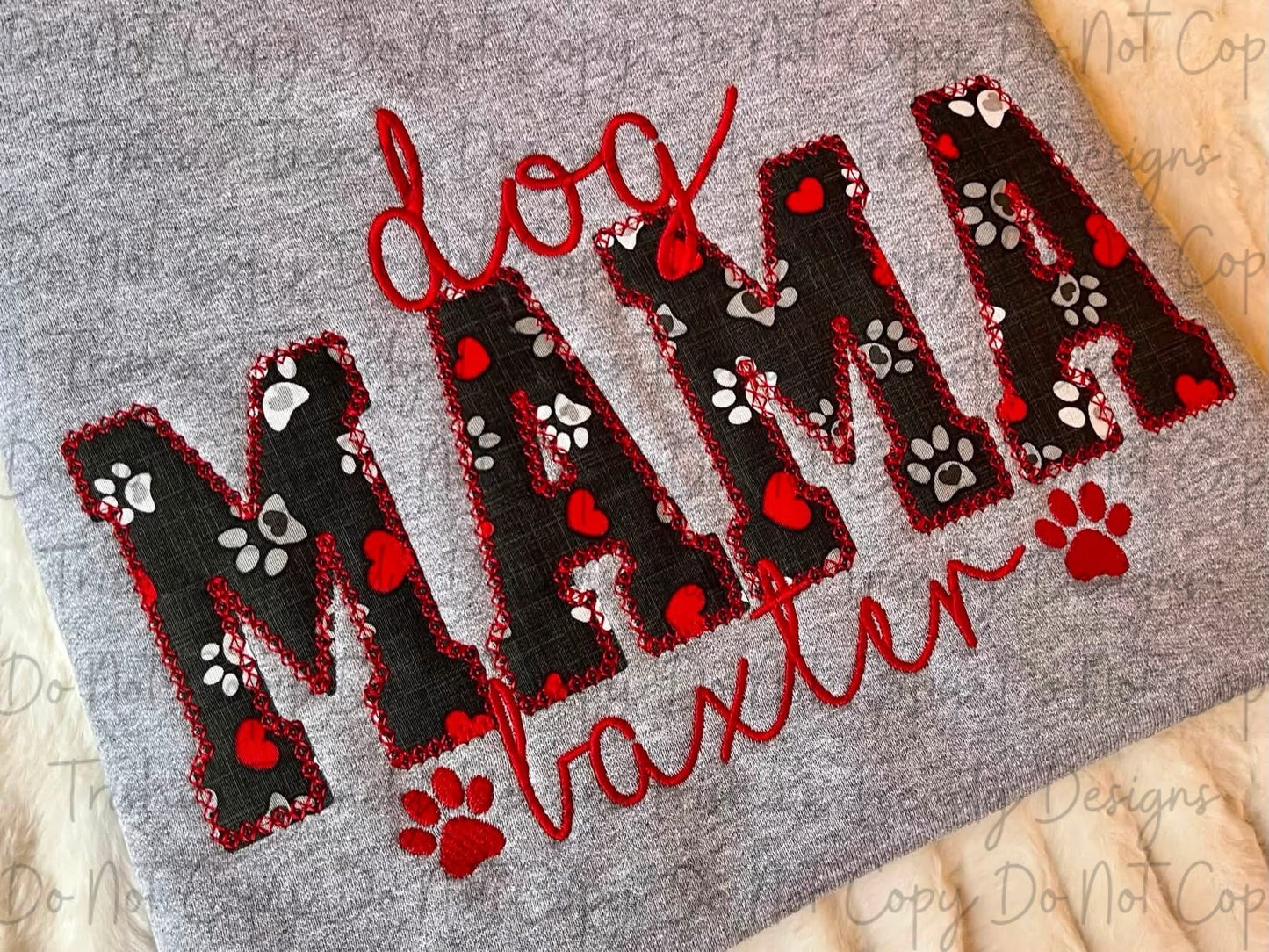 Dog Mom appliqué
