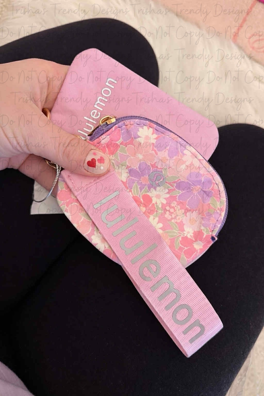 PREORDER:FLORAL WRISTLET