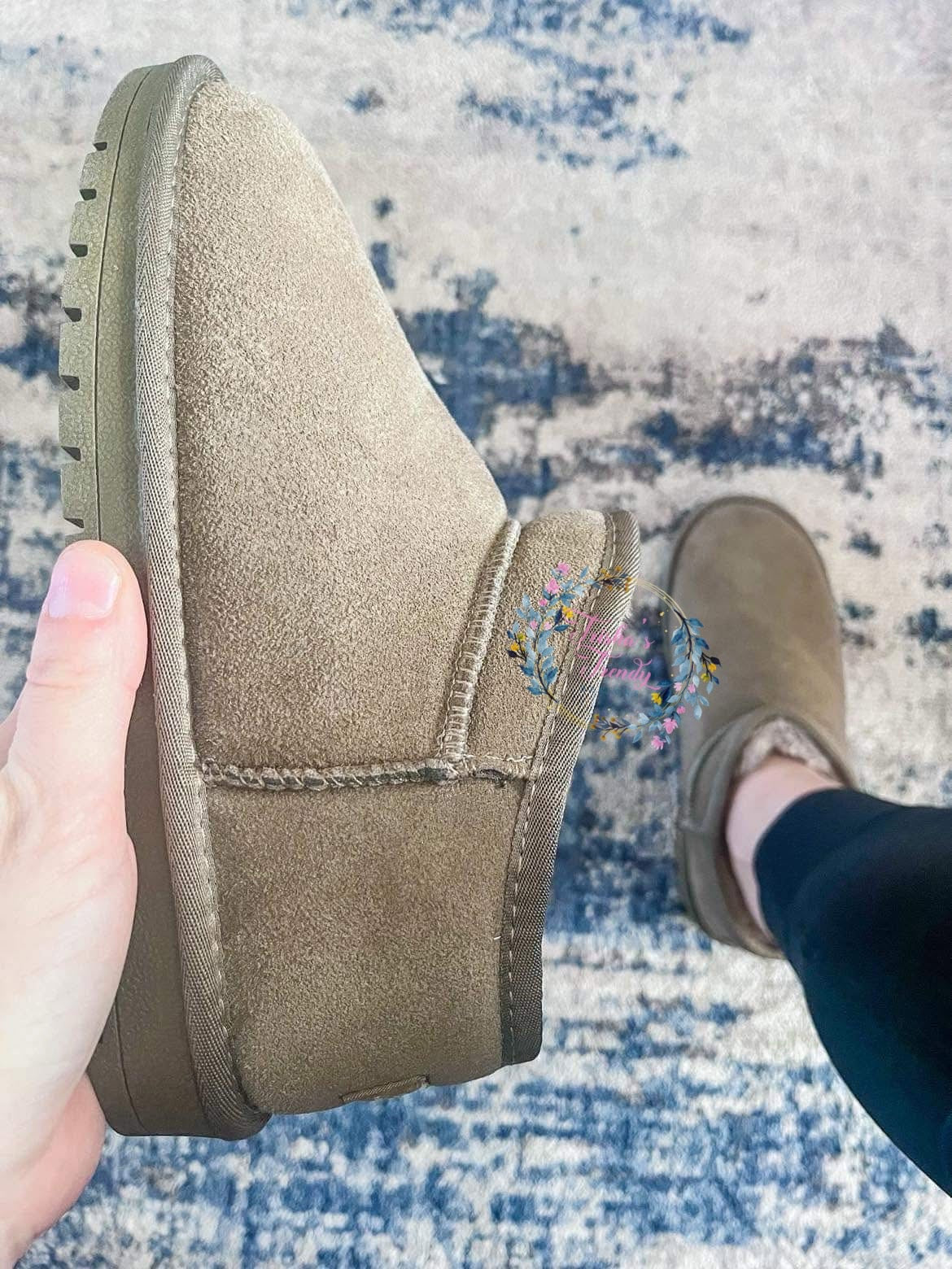 Preorder: Faux Fur Lined Shortie Boots