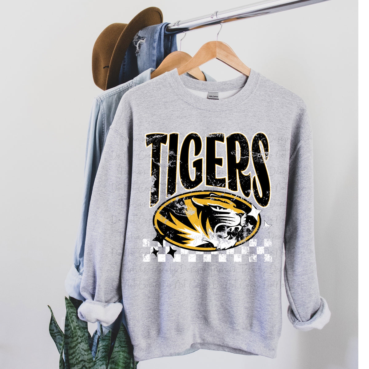 Distressd retro RedHawks/ Mizzou